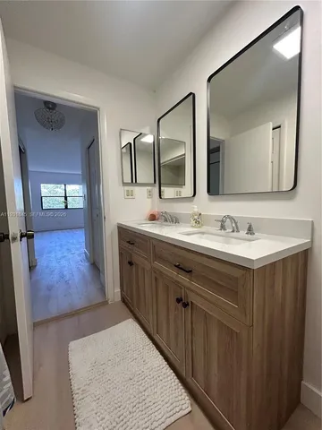 $2,400 | 240 Lakeview Drive, Unit 307, Weston, FL 33326