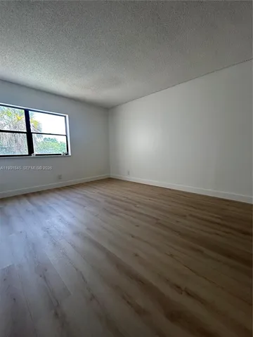 $2,400 | 240 Lakeview Drive, Unit 307, Weston, FL 33326