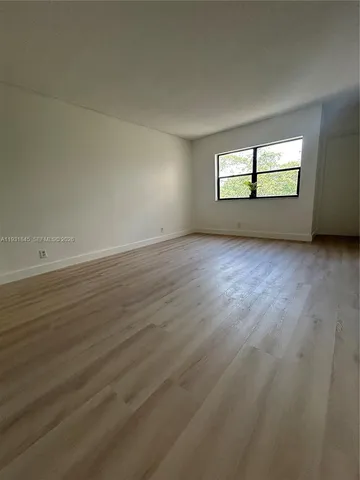 $2,400 | 240 Lakeview Drive, Unit 307, Weston, FL 33326