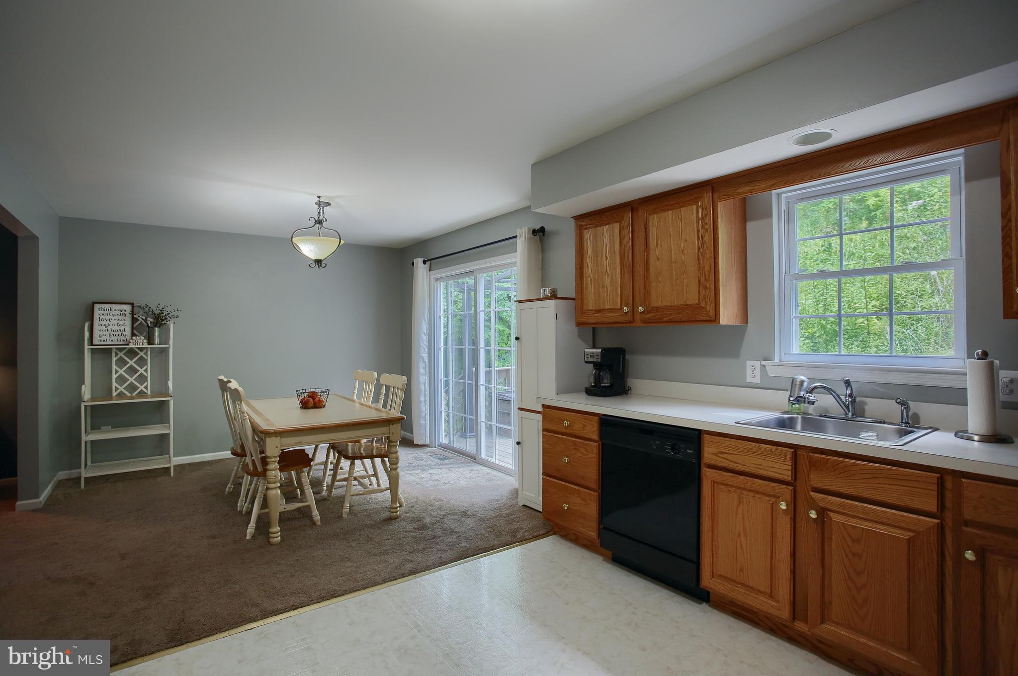 228 Bainbridge Circle Sinking Spring, PA 19608 - Photo 10 of 27 Kitchen