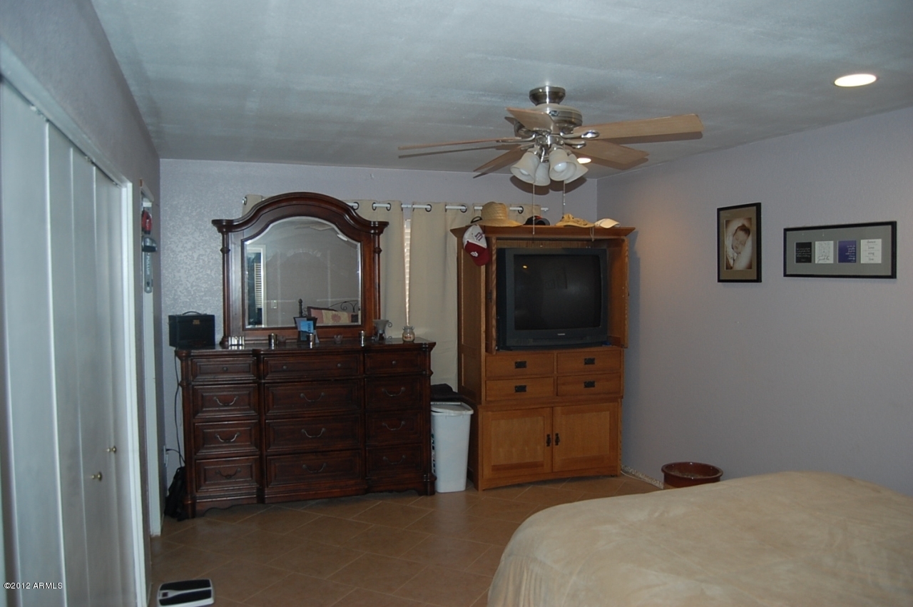 4142 West Hearn Road Phoenix, AZ 85053 - Photo 5 of 9 Master