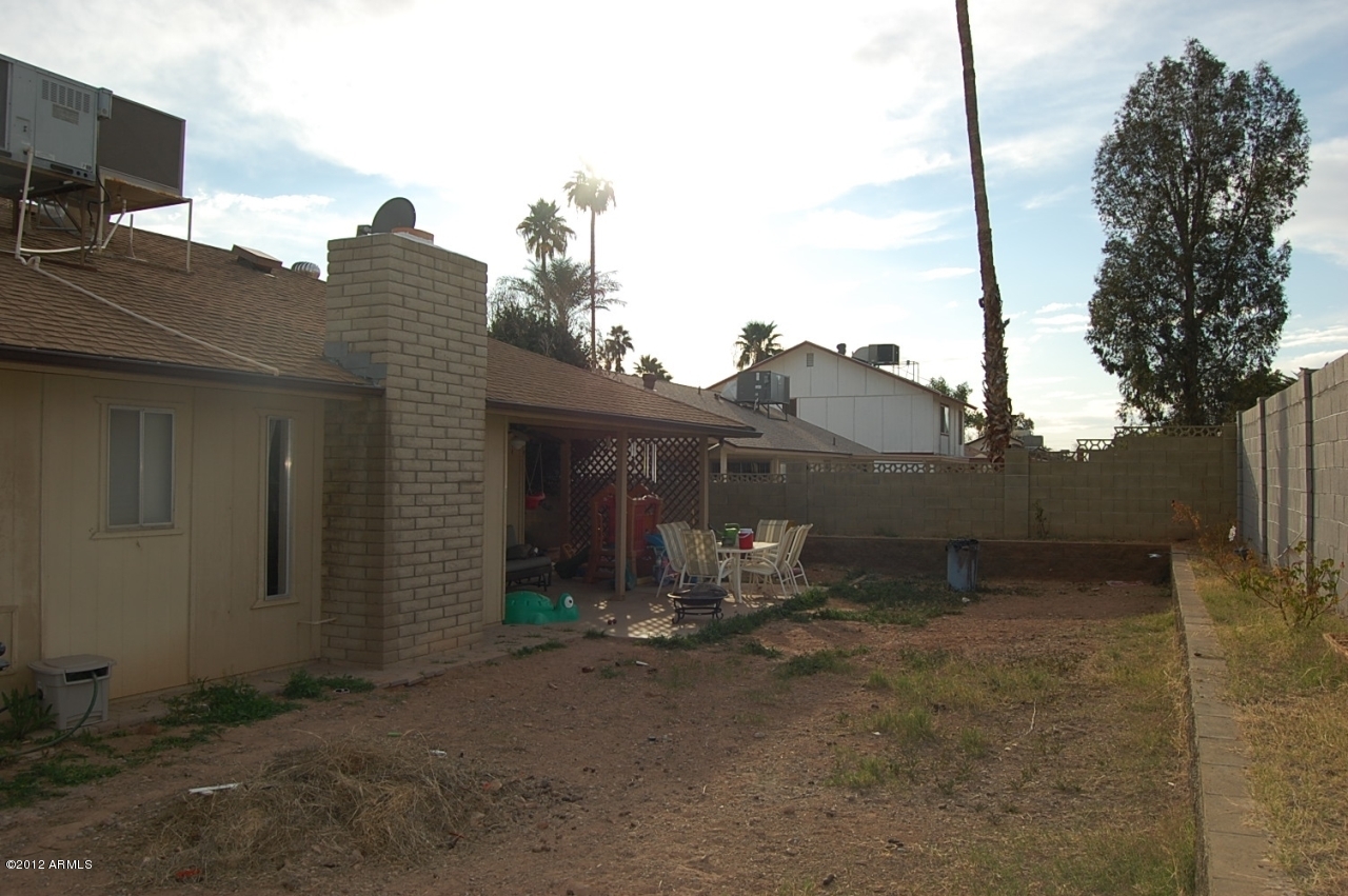 4142 West Hearn Road Phoenix, AZ 85053 - Photo 7 of 9 Backyard