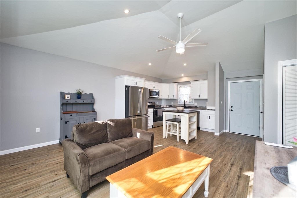 340 Vale Street Fall River, MA 02724 - Photo 12 of 26