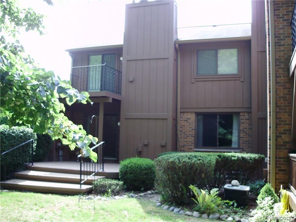 1810 Reis Court, Unit 173 Rochester, MI 48309 - Photo 15 of 20 P8110961.JPG