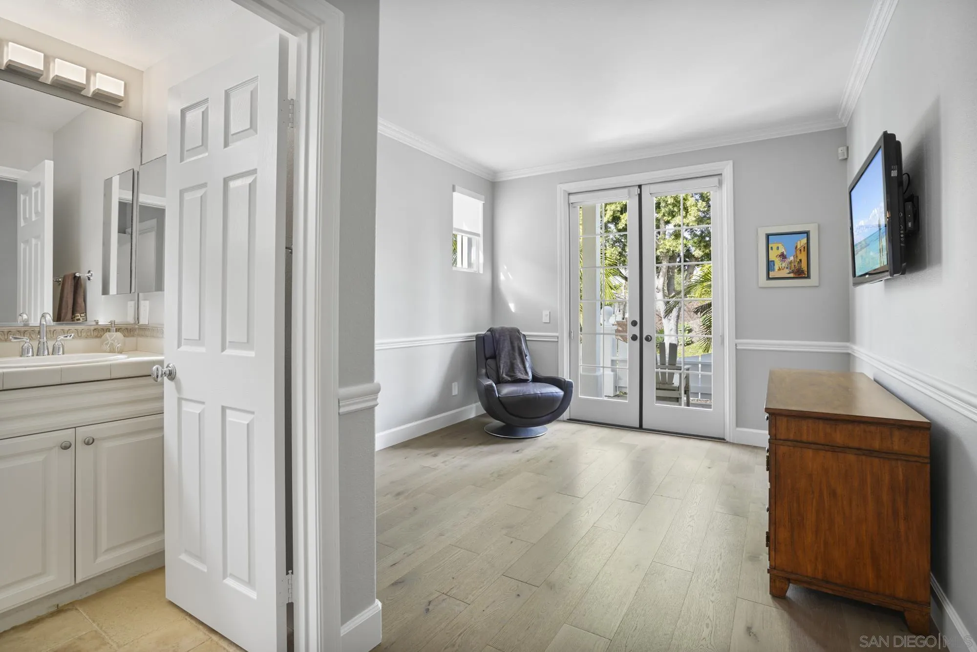 684 Cypress Hills Drive Encinitas, CA 92024 - Photo 17 of 43 a view of livingroom with furniture and workspace