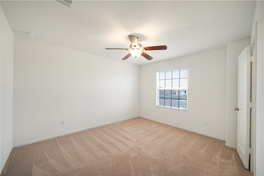 820 Kates Way Hutto, TX 78634 - Photo 26 of 33