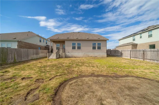 $2,000 | 820 Kates Way, Hutto, TX 78634