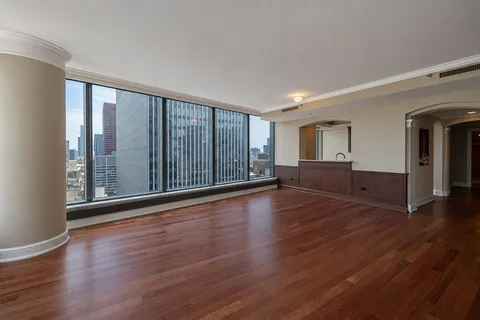 $1,350,000 | 60 East Monroe Street, Unit 3002, Chicago, IL 60603