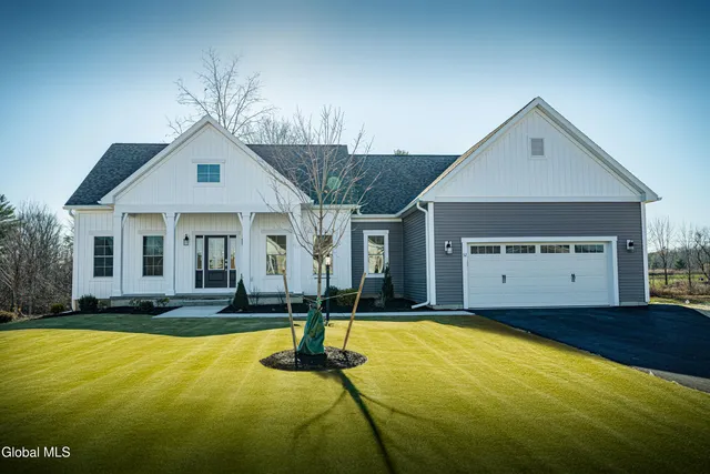 $757,795 | 32 Heritage Way, Bethlehem, NY 12158