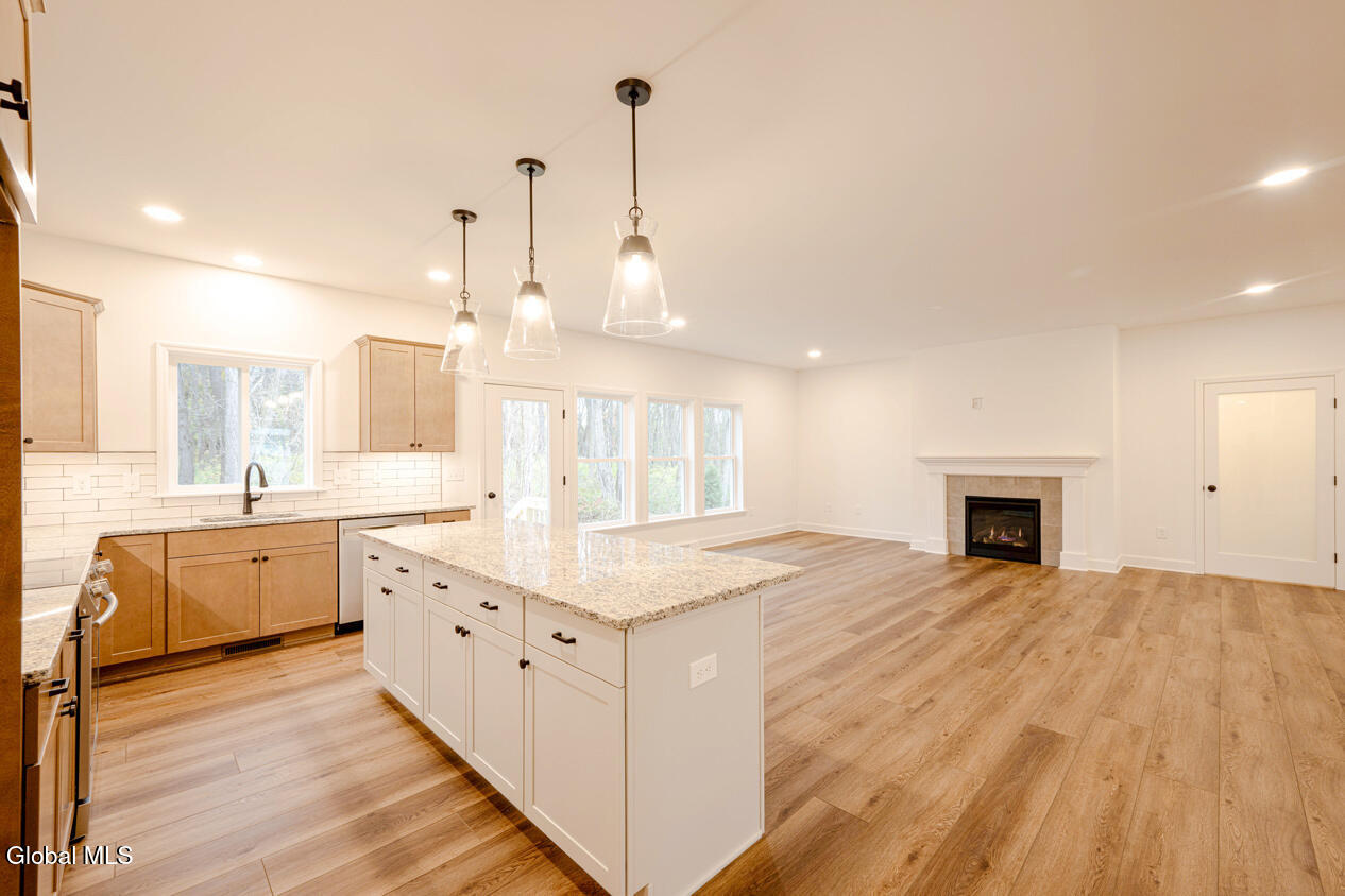 32 Heritage Way Bethlehem, NY 12158 - Photo 13 of 36 Aberdeen-Interior-13-844-3