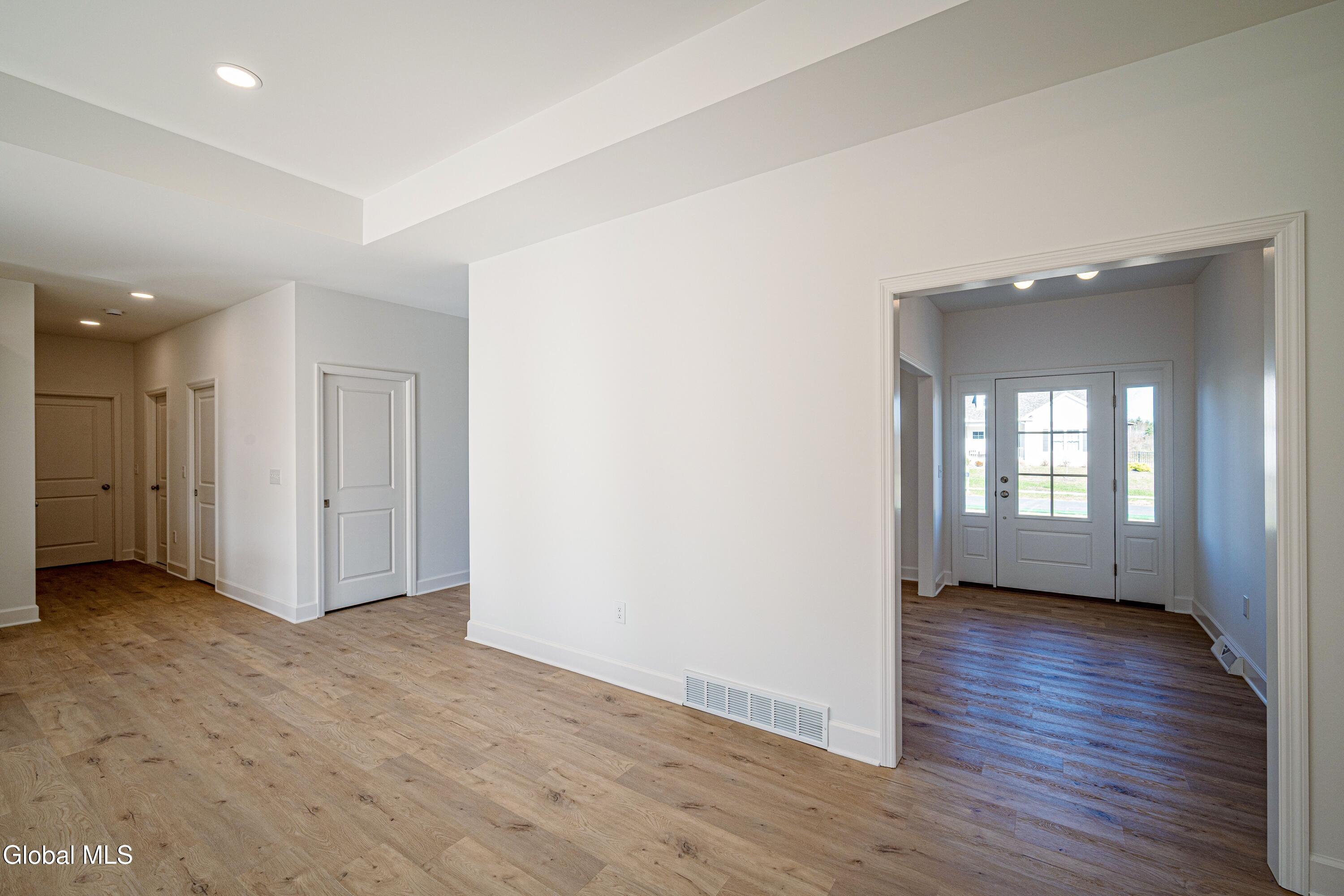 32 Heritage Way Bethlehem, NY 12158 - Photo 27 of 36 ABERDEEN FOYER