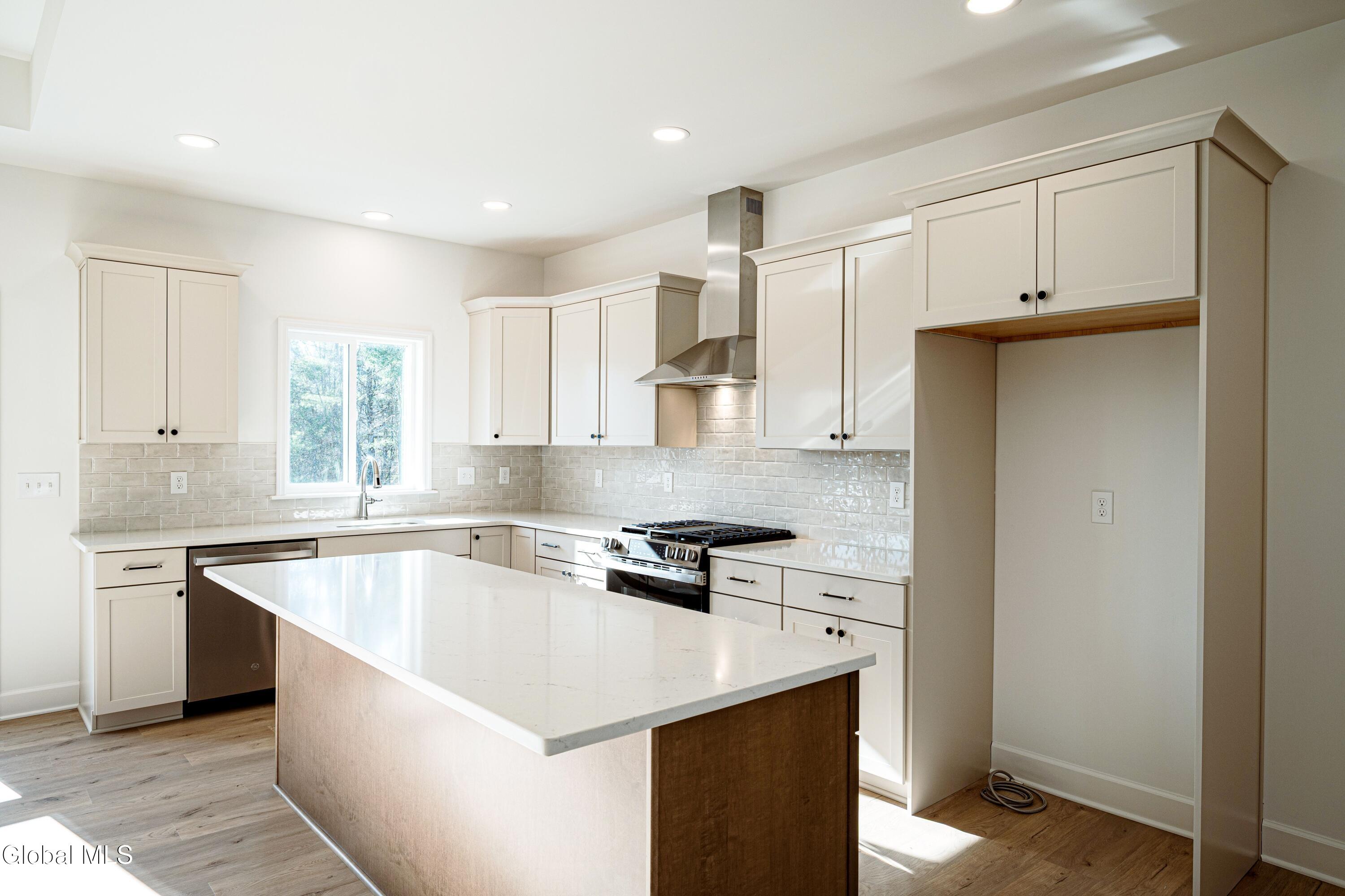 32 Heritage Way Bethlehem, NY 12158 - Photo 30 of 36 ABERDEEN KITCHEN