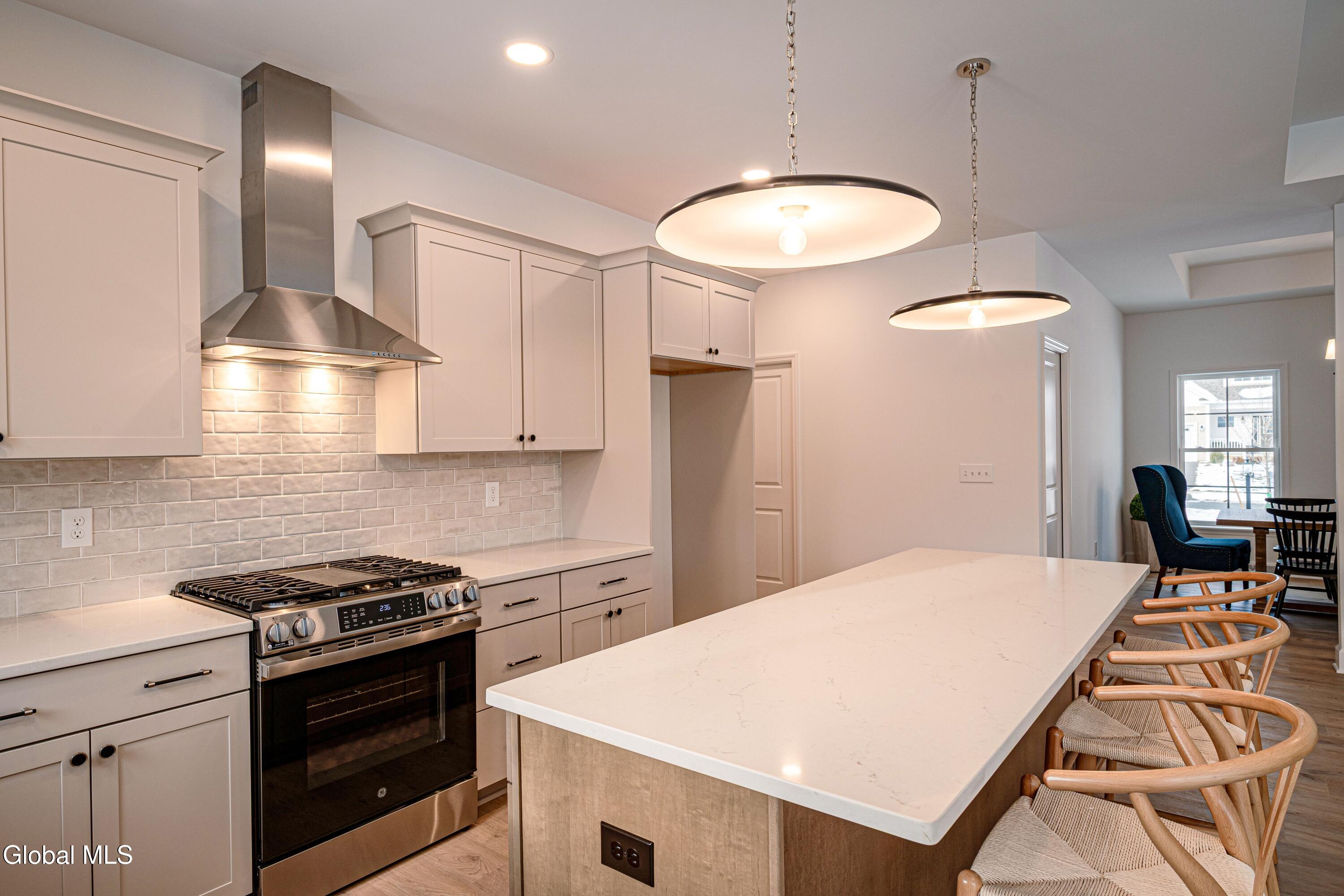 32 Heritage Way Bethlehem, NY 12158 - Photo 3 of 36 ABERDEEN FURNISHED ISLAND TO DINING