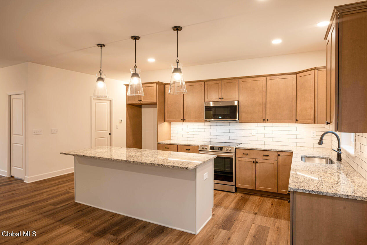 32 Heritage Way Bethlehem, NY 12158 - Photo 8 of 36 Aberdeen-Interior-9-844-3