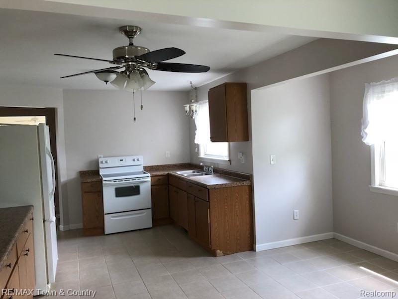7327 Farrand Road Clio, MI 48420 - Photo 9 of 36 25656.jpeg