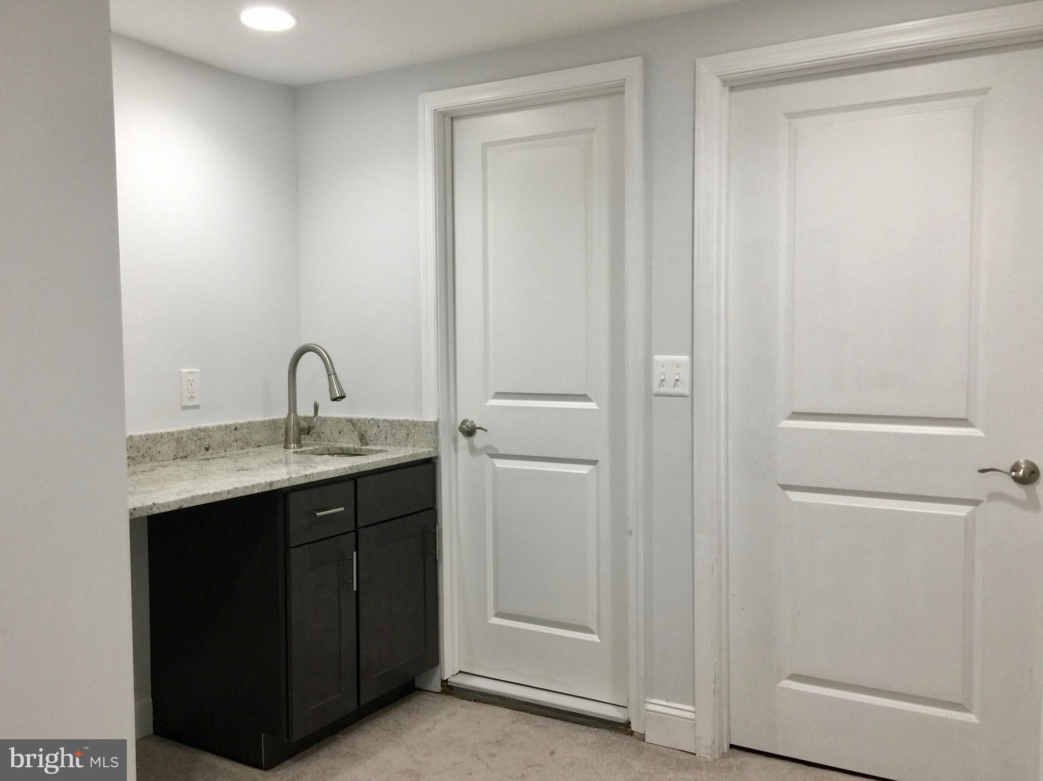 4104 Falls Road Baltimore, MD 21211 - Photo 22 of 29 Family Room
