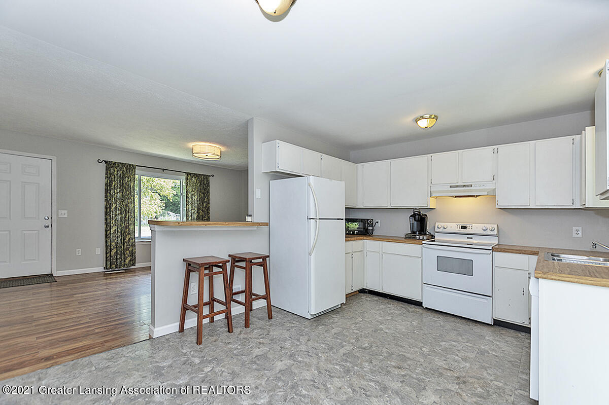 2322 Wabash Road Lansing, MI 48910 - Photo 5 of 23 05