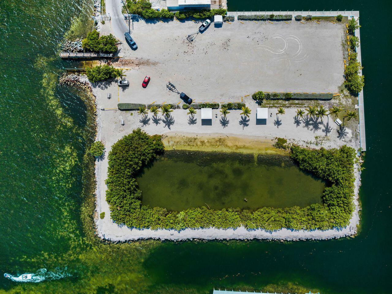 162 Marina Avenue Key Largo, FL 33037 - Photo 49 of 53 a view of swimming pool yard