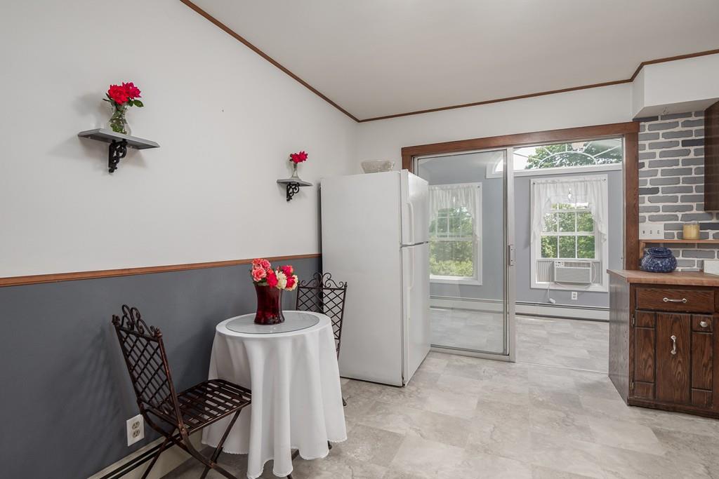 145 Brooks Village Road Templeton, MA 01468 - Photo 12 of 42