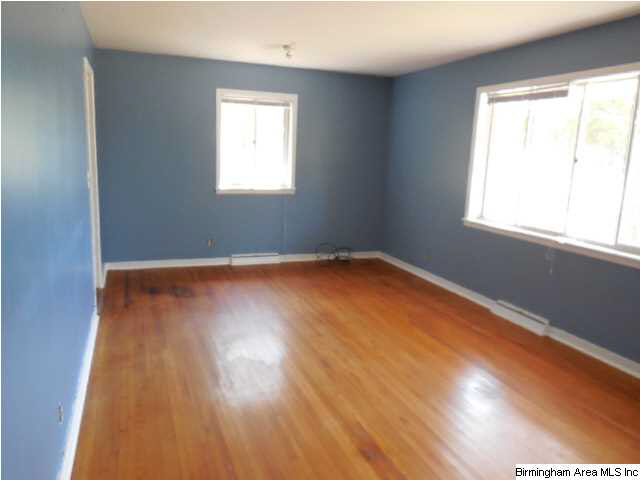 903 Barnisdale Road Birmingham, AL 35235 - Photo 4 of 20