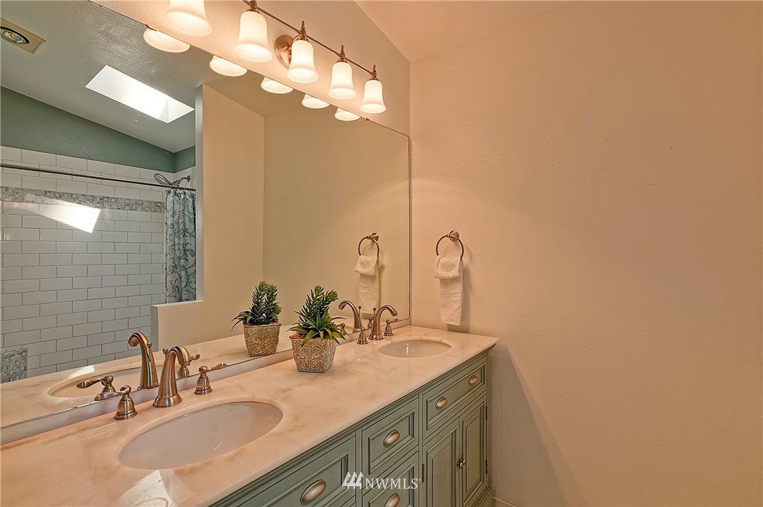 8705 236th Street Southwest Edmonds, WA 98026 - Photo 15 of 26 Gallery Image 15
