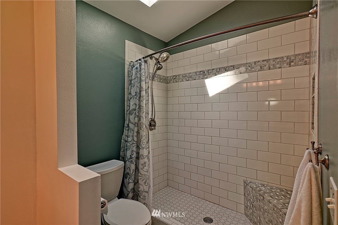 8705 236th Street Southwest Edmonds, WA 98026 - Photo 16 of 26 Gallery Image 16