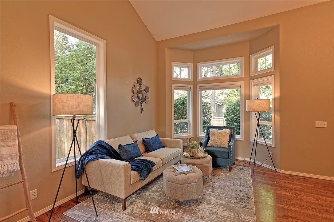 8705 236th Street Southwest Edmonds, WA 98026 - Photo 4 of 26 Gallery Image 4