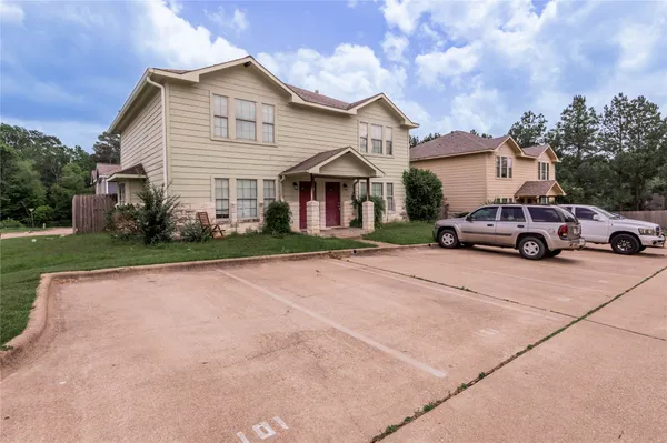$1,500 | 101 Yegua Circle, Huntsville, TX 77340