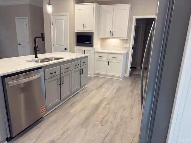 $640,000 | Undisclosed Address, Huddleston, VA 24104