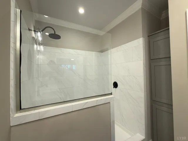 $640,000 | Undisclosed Address, Huddleston, VA 24104