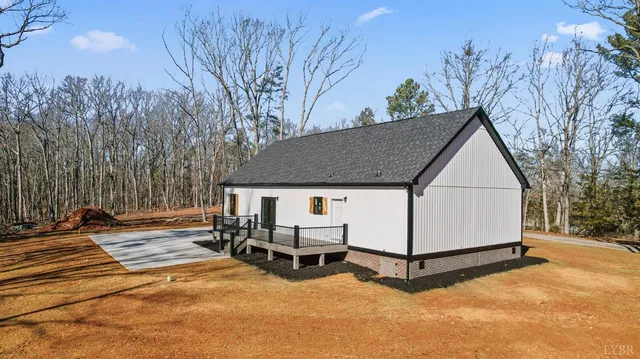$629,900 | 200 Saunders Point Road, Huddleston, VA 24104