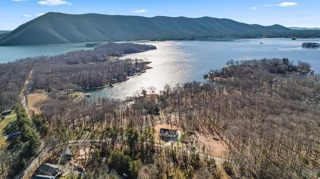 $629,900 | 200 Saunders Point Road, Huddleston, VA 24104