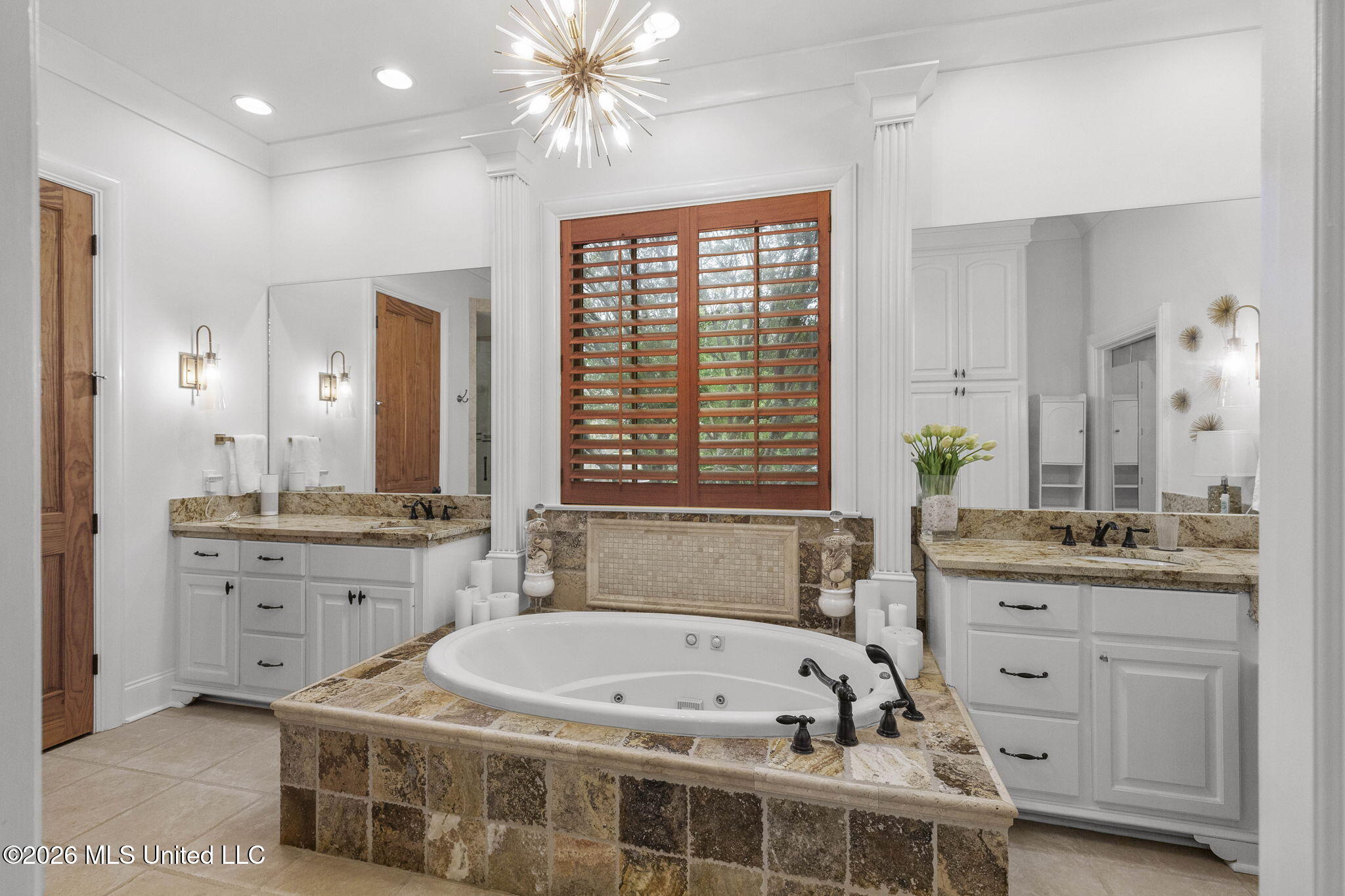 113 Carlton Boulevard Ridgeland, MS 39157 - Photo 35 of 82 Primary Bath Double Vanities