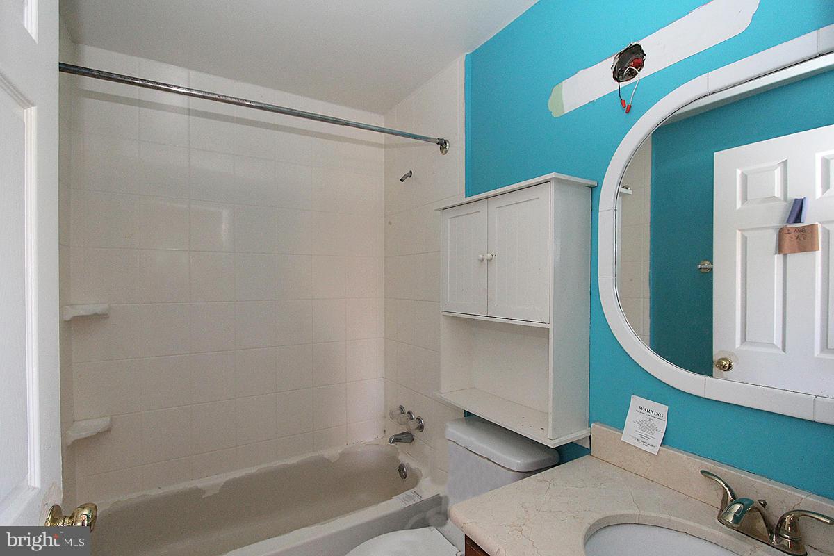 2818 Harris Avenue Silver Spring, MD 20902 - Photo 19 of 30 Bath