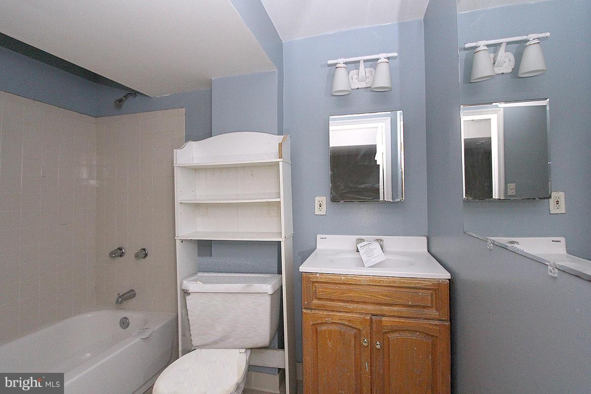 2818 Harris Avenue Silver Spring, MD 20902 - Photo 23 of 30 Bath