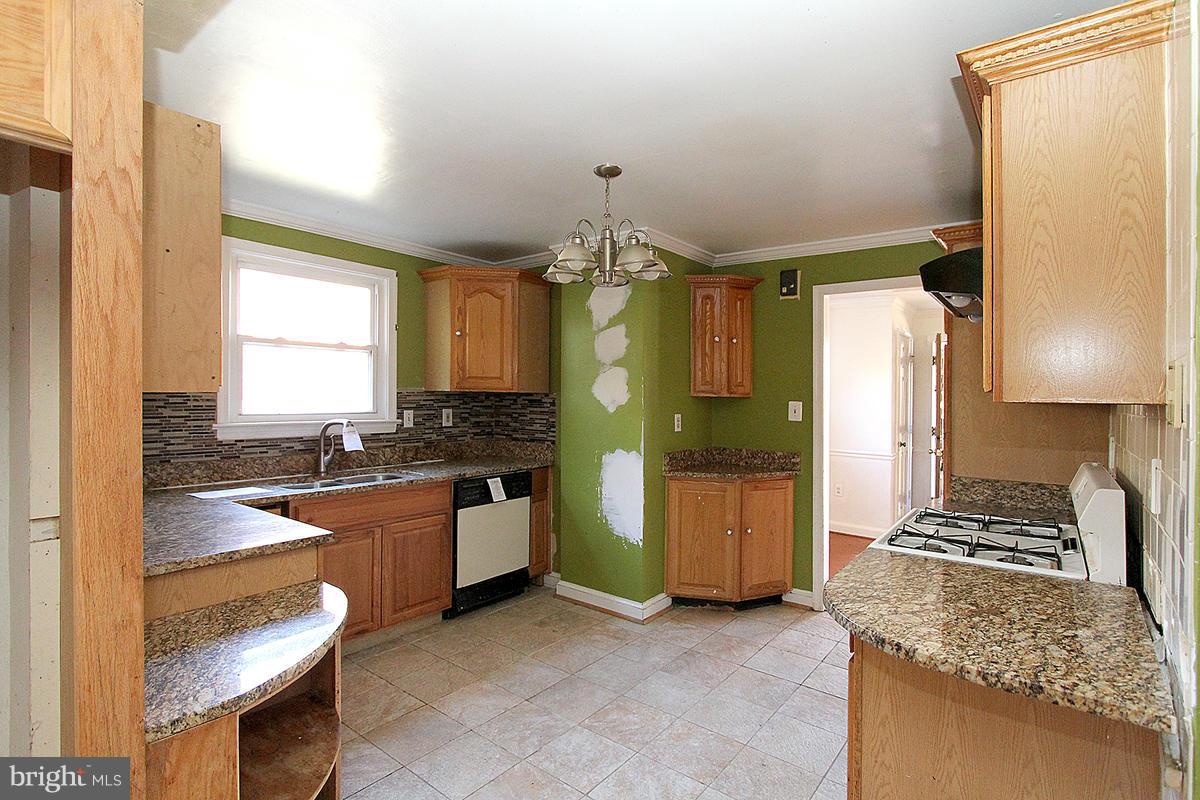 2818 Harris Avenue Silver Spring, MD 20902 - Photo 9 of 30 Kitchen