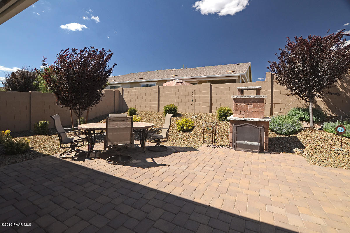 12700 East Roca Street Dewey, AZ 86327 - Photo 4 of 28 Patio Fireplace