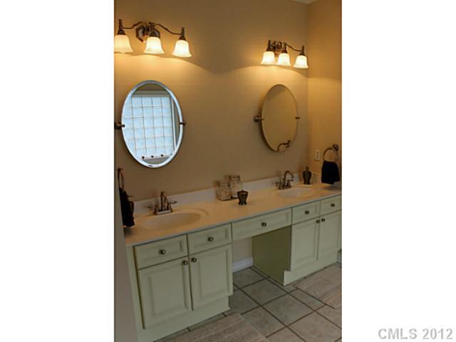 10126 Paradise Ridge Road Charlotte, NC 28277 - Photo 10 of 16 Gallery Image 10