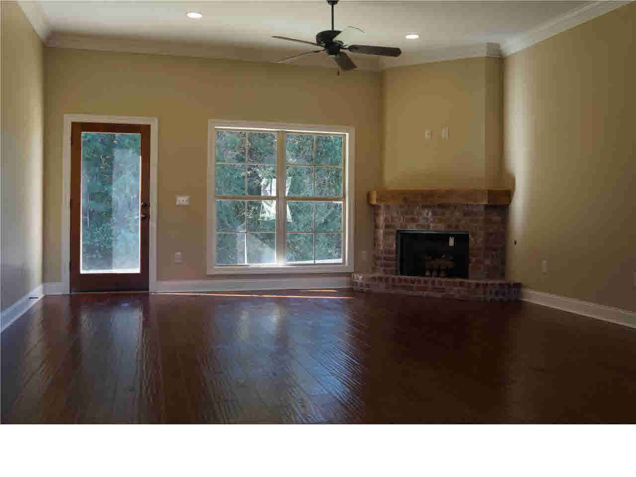 184 Copper Ridge Lane Florence, MS 39073 - Photo 2 of 10 Living Room