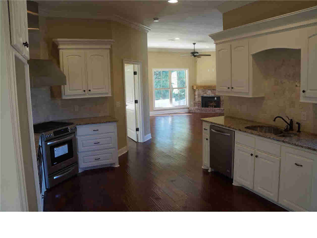 184 Copper Ridge Lane Florence, MS 39073 - Photo 4 of 10 Kitchen with Living Room in back