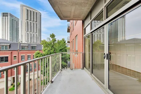 $550,000 | 400 North Clinton Street, Unit 401, Chicago, IL 60654