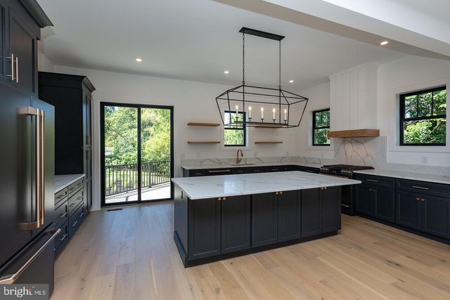 $1,200,000 | 984 Henry Avenue, Wayne, PA 19087