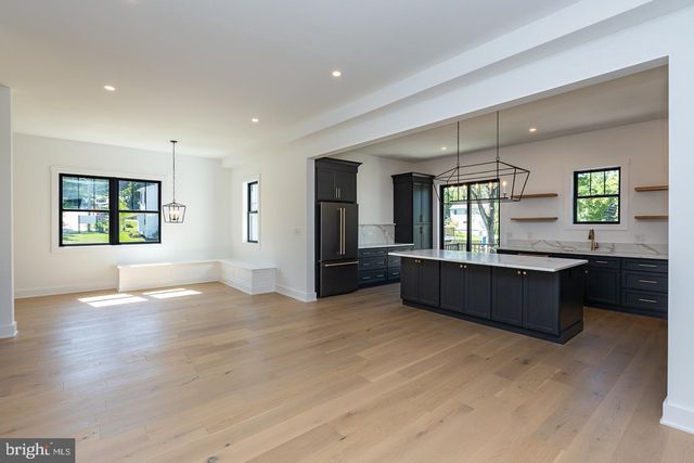 $1,200,000 | 984 Henry Avenue, Wayne, PA 19087