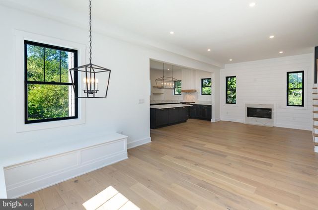 $1,200,000 | 984 Henry Avenue, Wayne, PA 19087