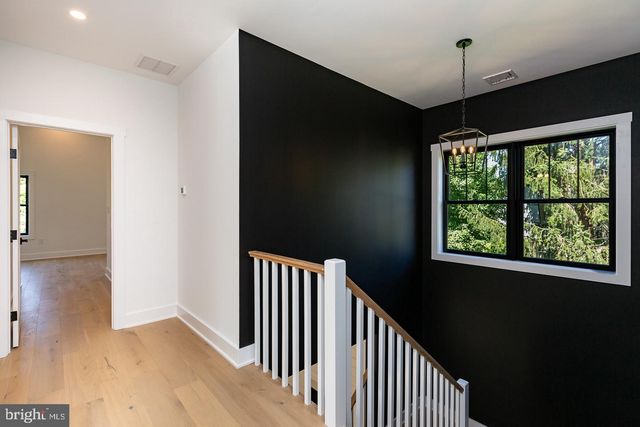 $1,200,000 | 984 Henry Avenue, Wayne, PA 19087