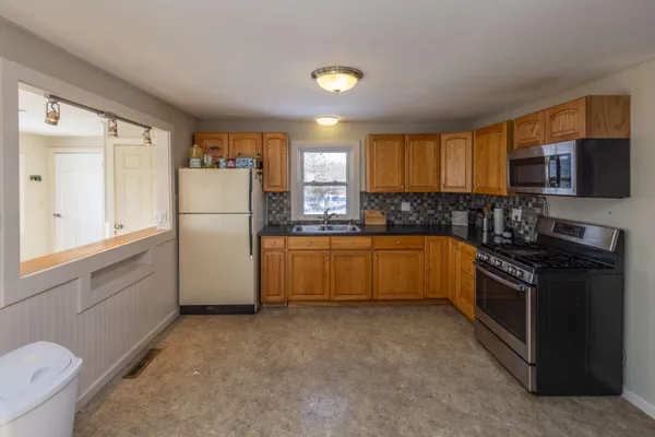 $399,000 | 27 Lawrence Avenue, Thomaston, ME 04861