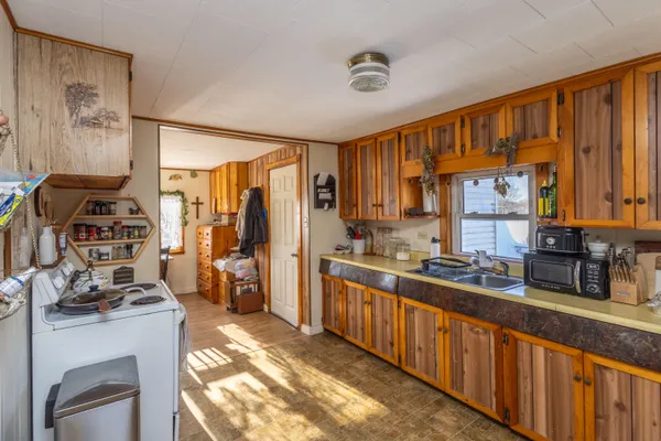 $399,000 | 27 Lawrence Avenue, Thomaston, ME 04861