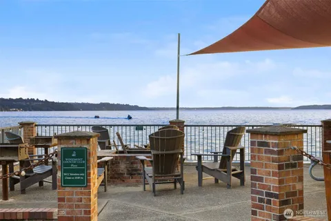 $1,100,000 | 27009 10th Avenue South, Des Moines, WA 98198