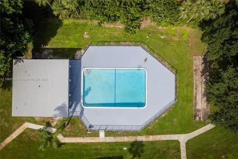 9235 Southwest 8th Street, Unit 402 Boca Raton, FL 33428 - Photo 37 of 37 c2f105e2-0497-4e93-ab0e-511facab8419