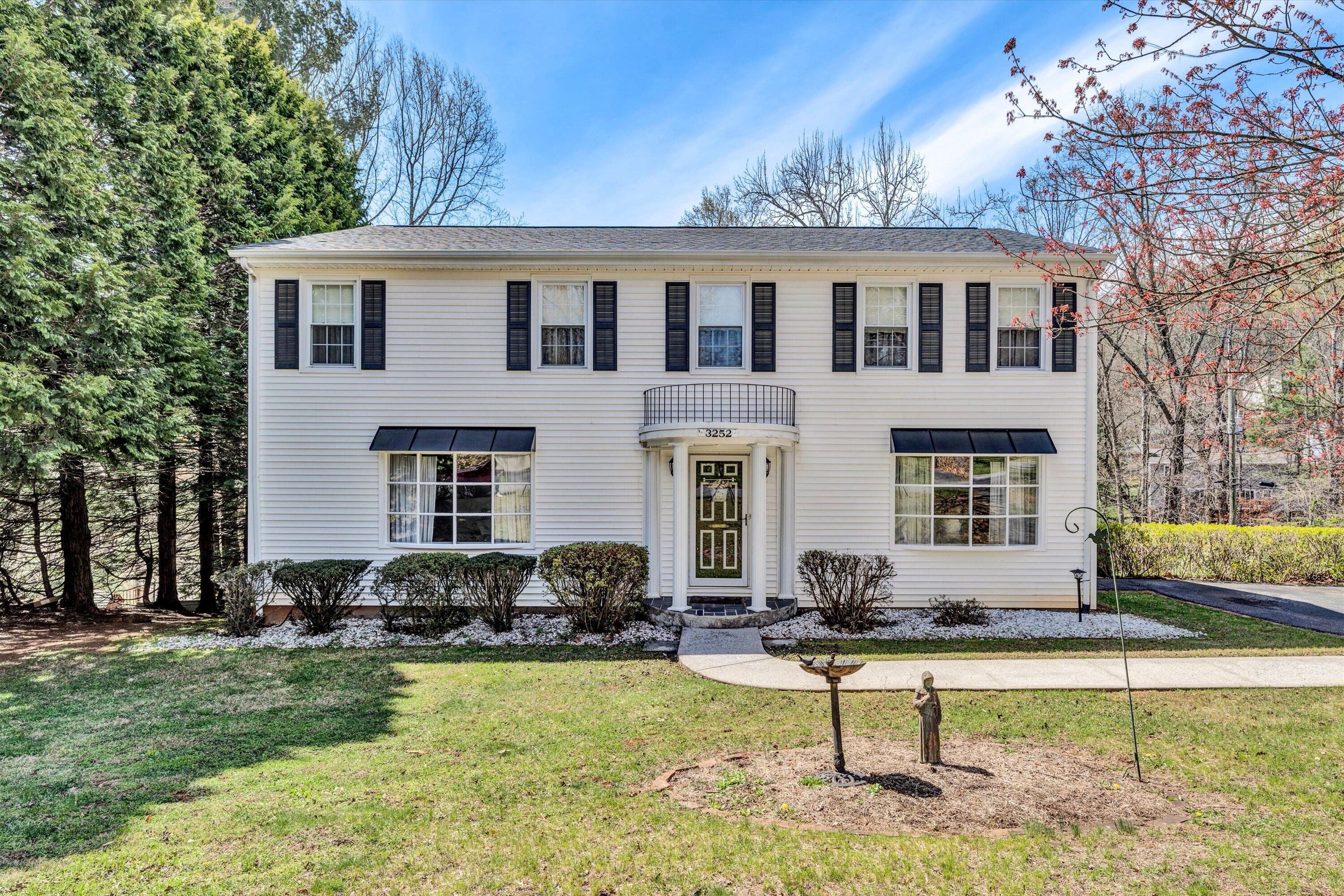 3252 Longhorn Road Roanoke, VA 24018 - Photo 1 of 36 Front